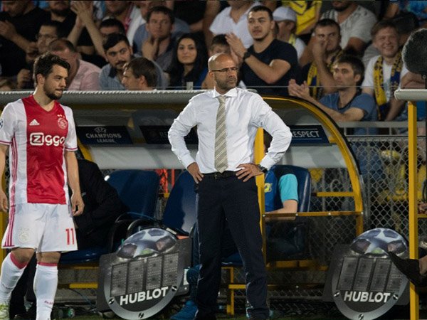 Berita Liga Champions: Peter Bosz Tanggapi Kekalahan Ajax dari Rostov