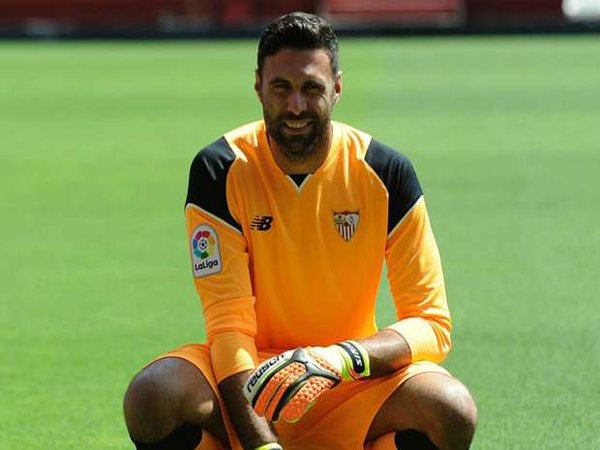 Berita Liga Spanyol: Lavezzi Ungkap Alasan Sirigu Terima Tawaran Sevilla