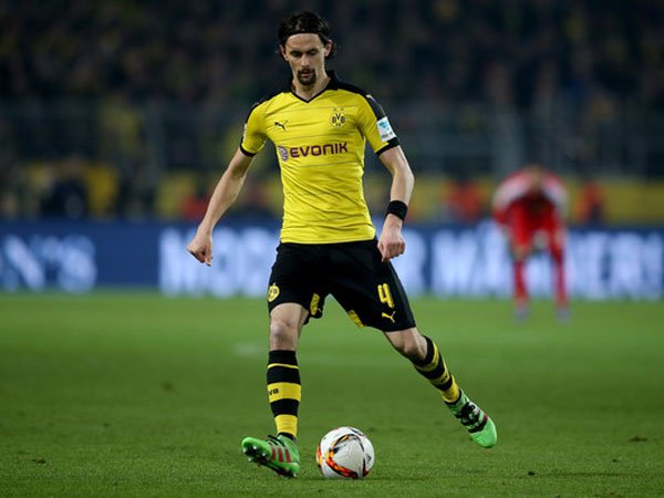 Berita Transfer: Borussia Dortmund Lepas Neven Subotic Pada Bulan Januari?