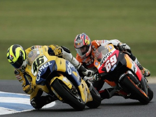 Berita MotoGP: Pertarungan Seru Rossi dan Hayden di 2006 Akan Terjadi Lagi di Phillip Island?