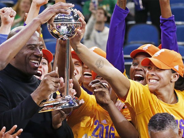 Berita Basket: Menang Dramatis, LA Sparks Kembali Juara WNBA Setelah 14 Tahun