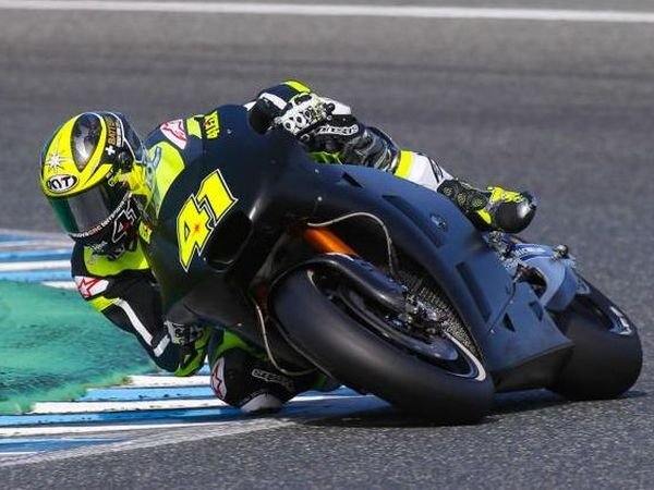 Berita MotoGP: Aleix Espargaro Sebut Motor Aprilia di Musim 2017 Perlu 'Diet'