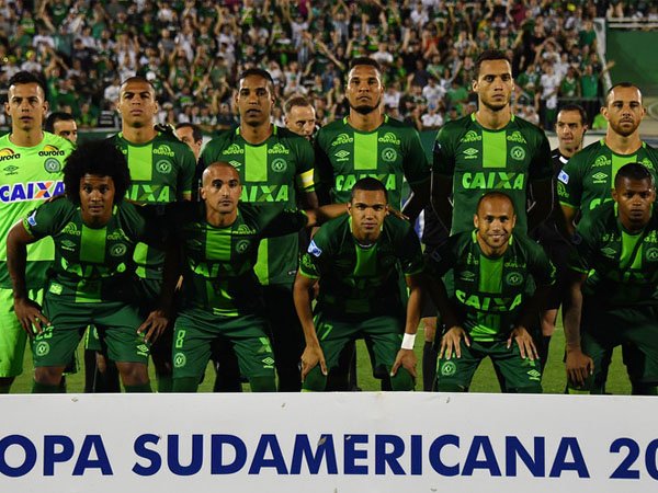 Berita Sepak Bola: Pesawat yang Angkut Klub Brasil Chapecoense Jatuh Di Kolombia