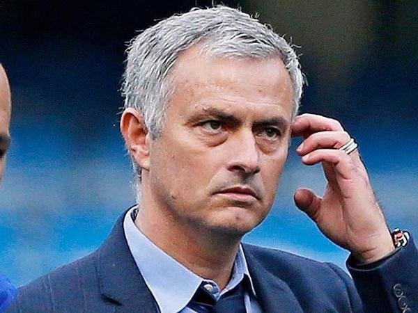 Berita Liga Europa: Mourinho Sebut Lapangan Stadion Chornomorets Sangat Jelek