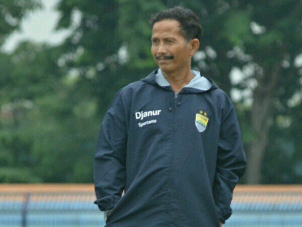 Berita TSC 2016: Soal Playmaker Asing, Djanur Masih Cari yang Terbaik