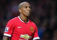 Berita Transfer: Ashley Young Ditawar Klub Tiongkok, Mourinho Belum Tahu?