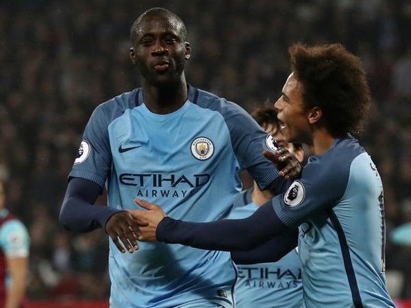 Berita Liga Inggris: Yaya Toure Belum Menyerah Kejar Chelsea