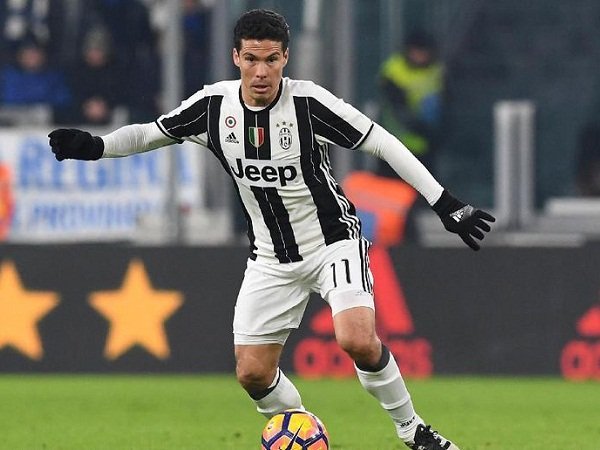 Berita Transfer: Agen Sebut Hernanes Belum Capai Kesepakatan Gabung Klub Tiongkok