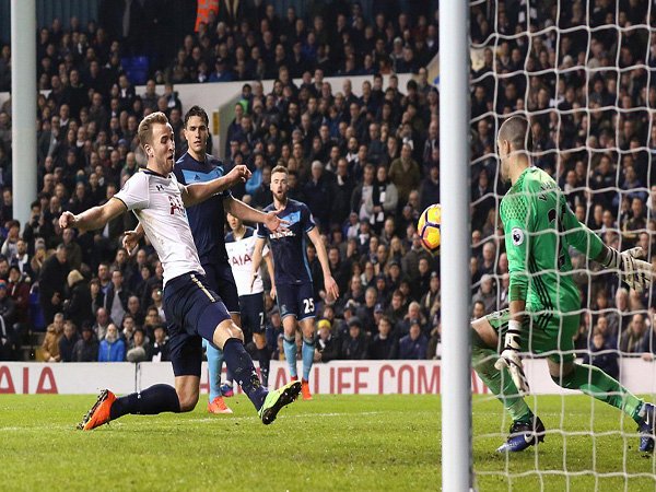 Review Liga Inggris: Tottenham Hotspur 1-0 Middlesbrough, Kane Jadi Pahlawan