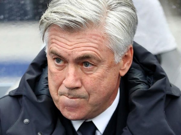 Berita Liga Jerman: Sempat Diludahi Fans Hertha Berlin, Ancelotti Acungkan Jari Tengah