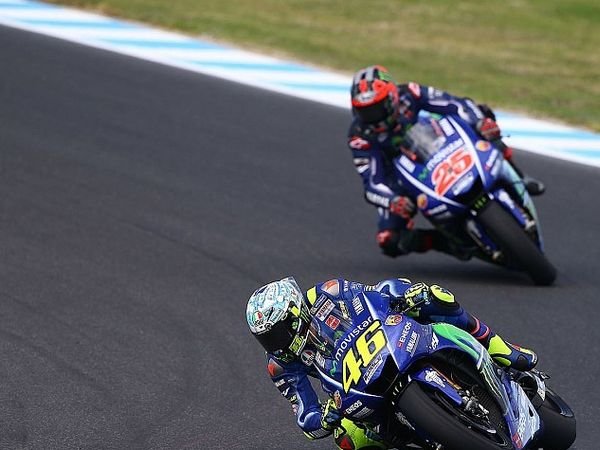 Berita MotoGP: Vinales Akui Tak Mampu Saingi Pesona Rossi di Garasi Yamaha