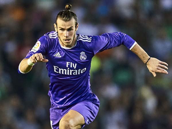 Berita Liga Spanyol: Ryan Giggs Tidak Yakin Gareth Bale Akan Tinggalkan Real Madrid