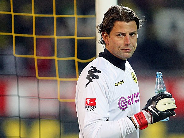 Berita Liga Jerman: Borussia Dortmund Belum Putuskan Masa Depan Roman Weidenfeller