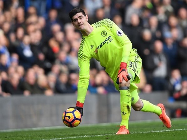 Berita Liga Inggris: Courtois Jadi Target Real Madrid, Begini Kata Fabregas