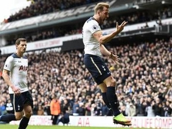 Berita Liga Inggris: Cetak Hat-trick, Kane Ramaikan Perburuan Sepatu Emas