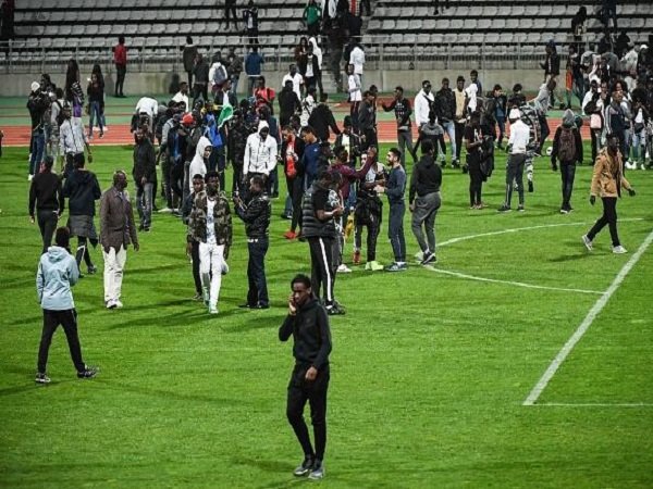 Berita Sepak Bola Internasional: Penonton Masuk ke Lapangan, Laga Pantai Gading vs Senegal di Paris Dihentikan