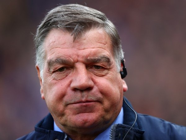 Berita Liga Inggris: Allardyce: Chelsea Masih Bisa Menangkan Gelar Premier League