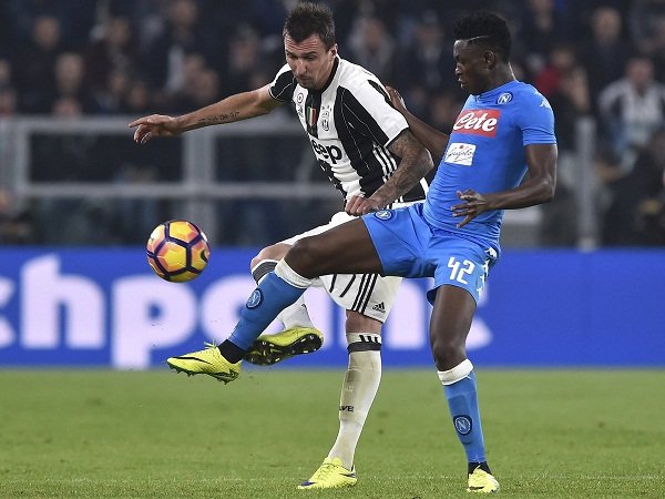 Berita Liga Italia: Kabar Terbaru Para Pemain Jelang Napoli vs Juventus: Mandzukic Siap, Reina Masih Meragukan