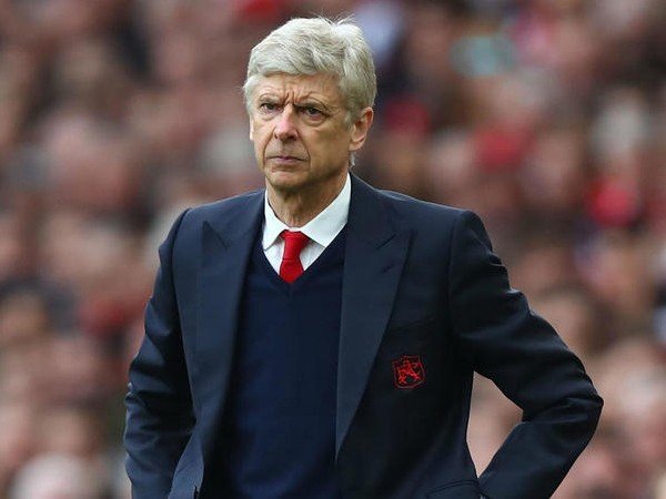 Berita Liga Prancis: Arsene Wenger Menyangkal Rumor Ketertarikan Paris Saint-Germain