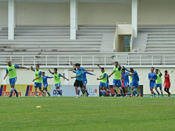 Berita Liga 1 Indonesia: Tak Kebagian Tiket Pesawat, Persib Batal Bertamu ke Banjarmasin