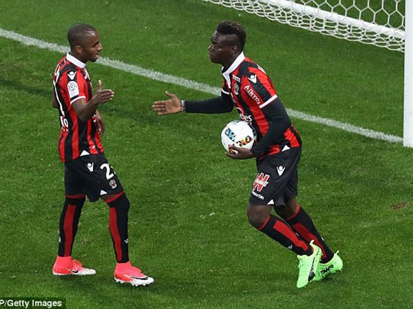 Review Liga Prancis: Nice 2-1 Bordeaux, Berkat Mario Balotelli