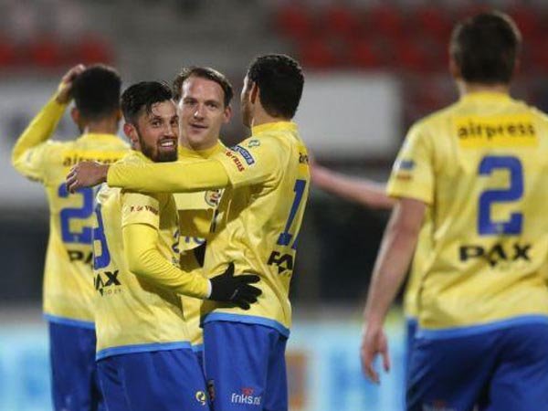 Berita Liga Belanda: Gol Cantik Stefano Lilipaly Bawa SC Cambuur Dekati Jong Ajax