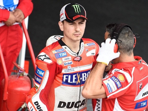 Berita MotoGP: Hasil FP2 Buruk, Lorenzo Salahkan Hal Ini