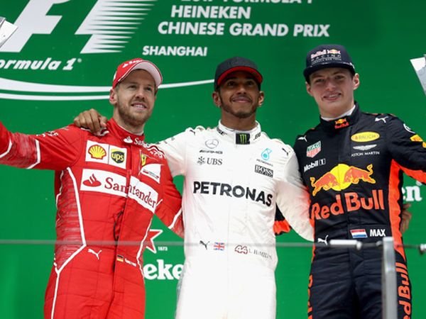 Berita F1: Hasil GP Tiongkok 2017, Hamilton Kuasai Lintasan, Verstappen P3