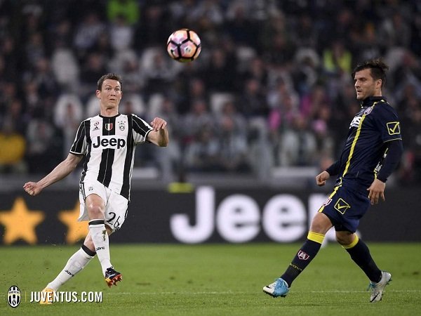 Berita Liga Champions: Lichtsteiner Tak Sabar untuk Segera Hadapi Barcelona