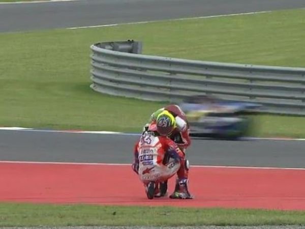 Berita MotoGP: Dramatis! Espargaro Memeluk Sambil Meminta Maaf pada Dovizioso Usai Crash