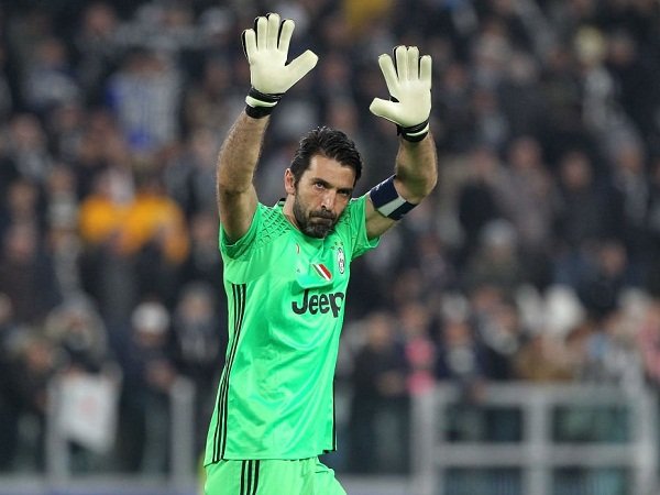 Berita Liga Champions: Buffon Tegaskan Perjuangan Juventus Hadapi Barca Belum Usai