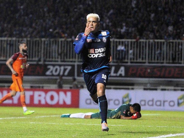 Berita Liga 1 Indonesia: Bek Persib Coba Pahami Cara Hentikan El Loco