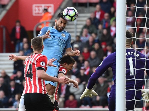 Berita Liga Inggris: Keegoisan Cegah Aguero Menangkan Pemain Terbaik Versi PFA?