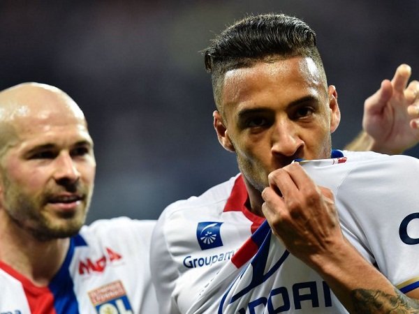 Berita Transfer: Duo Milan Siap Tantang Juventus Dalam Perburuan Bintang Muda Lyon