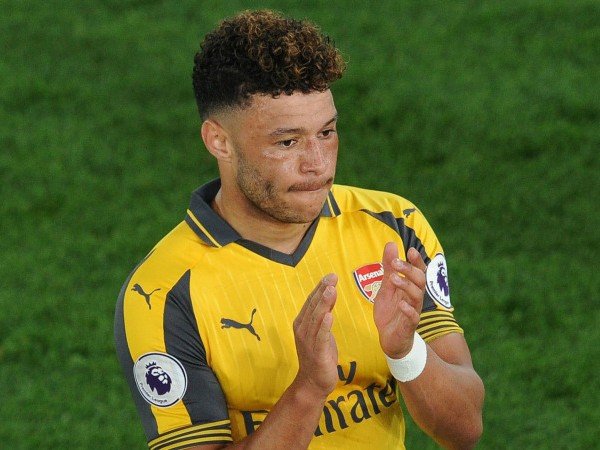 Berita Liga Inggris: Dikaitkan dengan Liverpool, Alex Oxlade-Chamberlain Beri Komentar