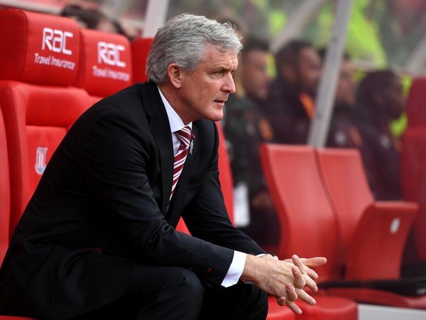 Berita Liga Inggris: Kalah Dari Swansea, Mark Hughes Kecewa dengan Permainan Stoke di Awal Laga