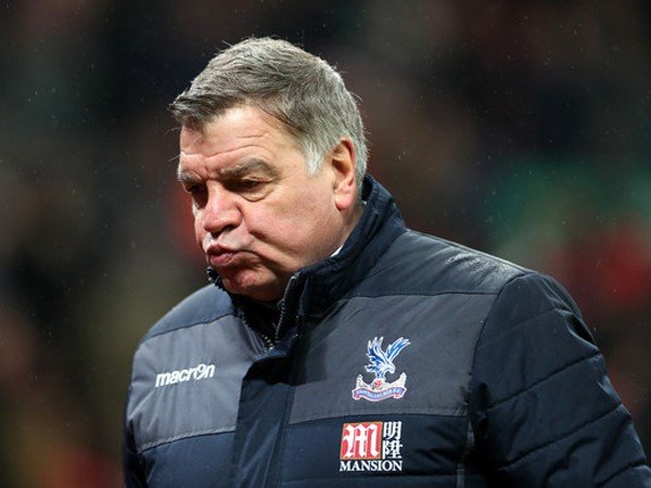 Berita Liga Inggris: Sam Allardyce Tegaskan Crystal Palace Tidak Alami Krisis Bek Tengah