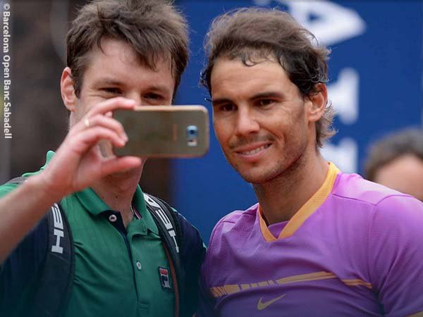 Berita Tenis: Walaupun Kalah, Horacio Zeballos Sempatkan Selfie Bersama Rafael Nadal Di Barcelona