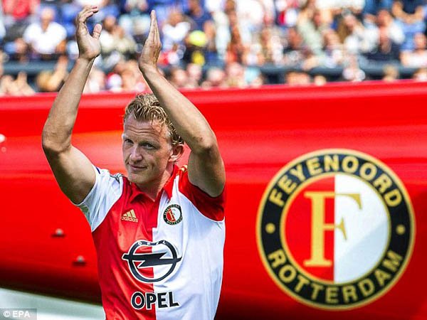 Berita Liga Belanda: Dirk Kuyt Yakin Feyenoord Bisa Sudahi Puasa Gelar