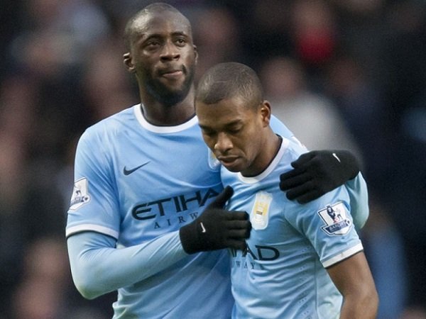 Berita Liga Inggris: Bertahan di Manchester City, Fernandinho Yakin Toure Tak Akan â€˜Dibullyâ€™