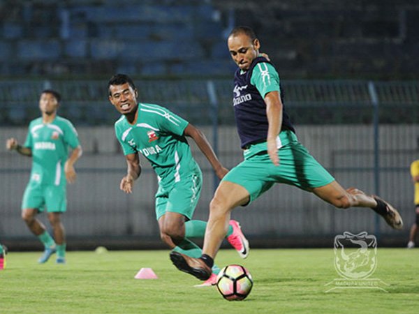 Berita Liga 1 Indonesia: Jamu Persipura, Madura United Kembali Diperkuat Peter Odemwingie