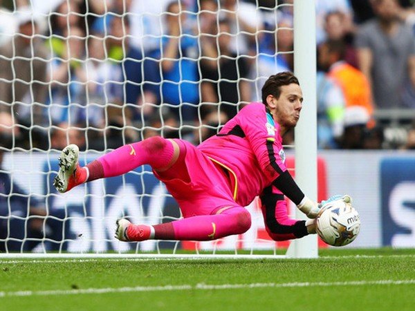 Berita Liga Inggris: Komentar Chris Kirkland Tentang Penampilan Danny Ward Bersama Huddersfield