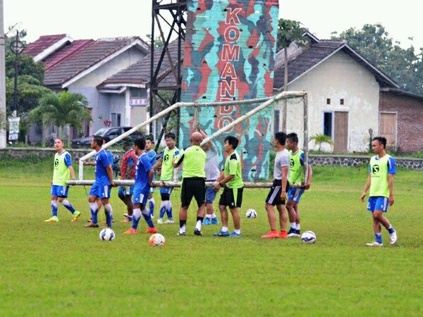 Berita Liga 1 Indonesia: Penggawa Persib Diminta Perhatikan Pola Makan di Hari Raya