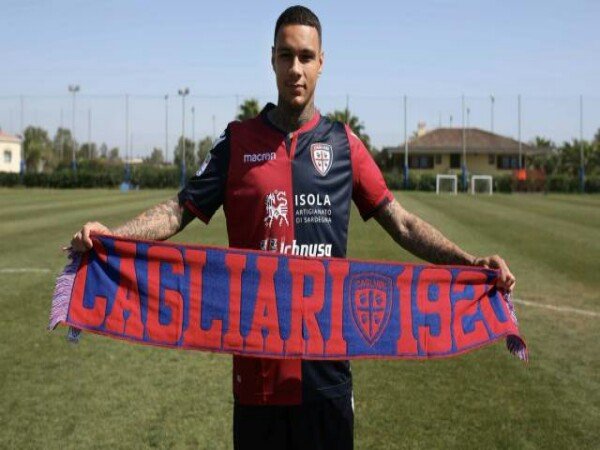 Berita Transfer: Cagliari Resmi Dapatkan Van der Wiel dari Fenerbahce