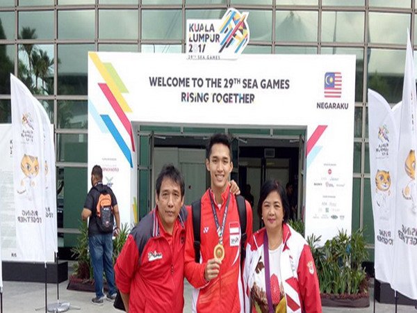 Berita Badminton: Keluarga Yang Menjadi Penyemangat Jonatan Untuk Raih Medali Emas SEA Games 2017