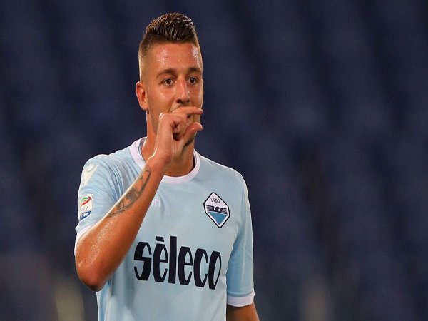 Lazio Bocorkan Harga Gelandang Incaran Duo Manchester ini