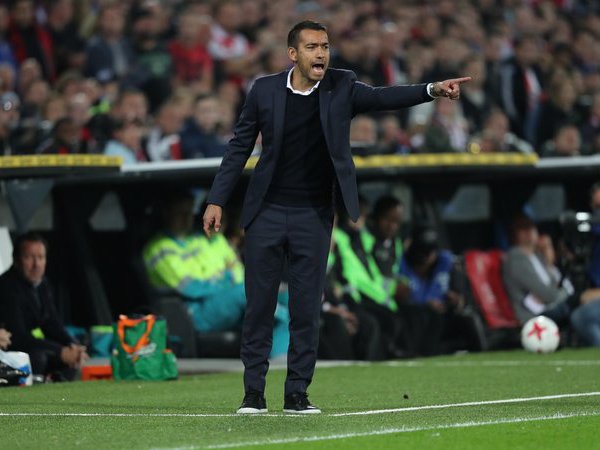 Kalah Dari NAC Breda, Van Bronckhorst Ungkap Rasa Kecewanya