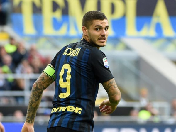 Balotelli Sarankan AC Milan Bajak Mauro Icardi dari Inter