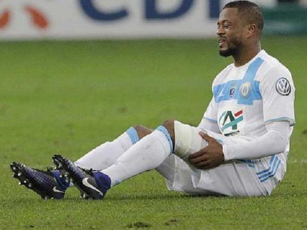 Usai Insiden Tendangan Kungfu, Patrice Evra Tinggalkan Marseille