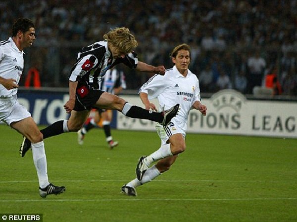 Top 10 Gol Lesatan Pavel Nedved Sepanjang Kariernya